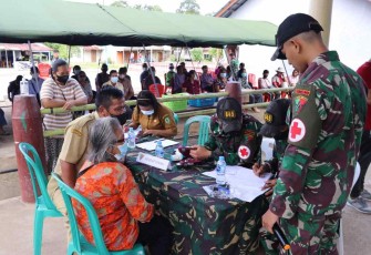 Baksos pengobatan gratis di perbatasan 