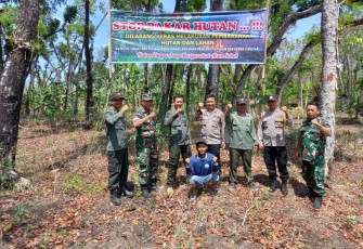 Pasang spanduk antisipasi bahaya karhutla 