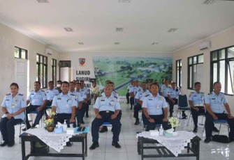 Personel Lanud Sugiri Sukani menerima safari bintal dan psikologi. Kamis (29/9)