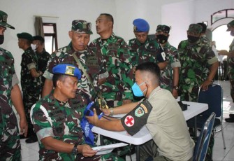 Prajurit Korem 064/MY melaksanakan donor darah, Jum'at (30/9)