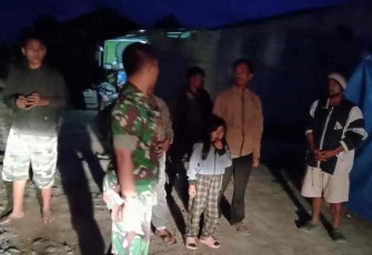 Tim Kesehatan Korem 023/KS layani masyarakat terdampak gempa. Sabtu (1/10)