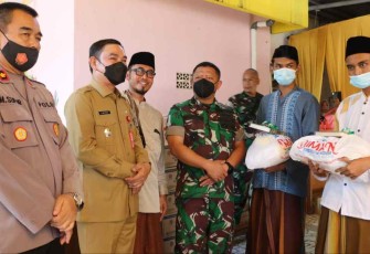 Kasrem 052/Wkr saat baksos di Panti Rehabilitasi Narkoba Hikmah Syahadah. Senin (3/10)