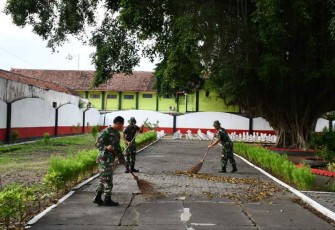 Karya bakti prajurit Kodim 0802/Ponorogo 