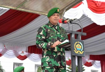 Danrem 023/KS Kol Inf Dodi Triwinarto saat membacakan amanat Panglima TNI Jenderal Andika Perkasa, Rabu (5/10)