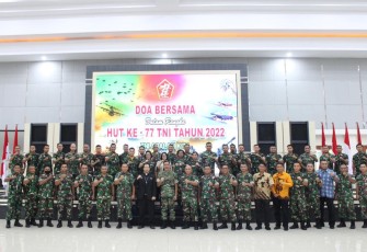 Doa bersama jajaran Kodam XII/Tpr dalam rangka HUT ke 77 TNI