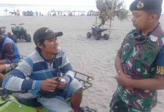 Tim Ekspedisi Maritim 2022 di pantai Parangtritis Yogyakarta 