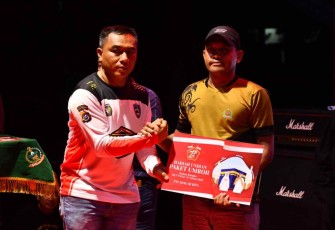 Ibadah umroh prajurit TNI berprestasi di Kendari Sulawesi Tenggara. Minggu (9/10)