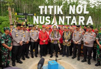 Kapolri bersama Majelis Adat Dayak Nasional 