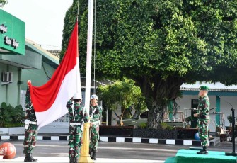 Upacara bendera di Korem 081/DSJ 