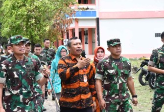 Danrem 081/DSJ Kolonel Inf Deni Rejeki saat mendampingi Pangdam V/Btw di Unmer Madiun