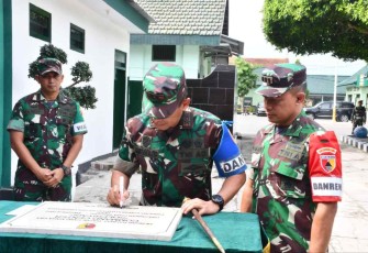 Pangdam V Brw Mayjen TNI Nurchahyanto saat meresmikan Command Center  