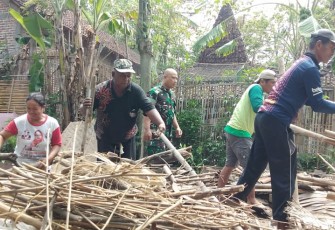 Evakuasi korban rumah roboh wilayah binaan