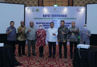 Wakil Jaksa Agung saat menghadiri rapat bersama BKPM di Surabaya 