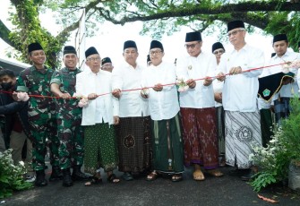 Kasdiv 2 Kostrad Brigjen TNI Primadi Saiful Sulun saat menghadiri Hari Santri Nasional di Balai Kota Malang