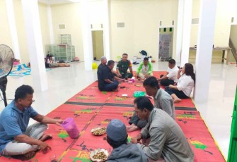 Jalin kebersamaan dengan warga binaanya 