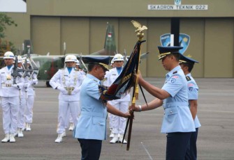 Danlanud Abd Saleh Marsma TNI Zulfahmi saat melantik Komandan Skadron Udara 4 Lanud Abd Saleh 