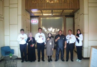 Foto bersama Ketua Pengadilan Tinggi Banten 