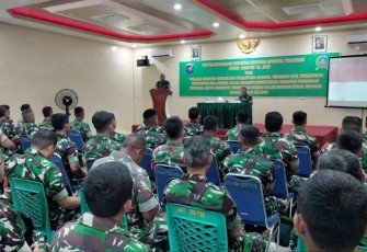 Dandim 1206/PSB Letkol Inf Sri Widodo saat memberikan arahan personel Apkowil