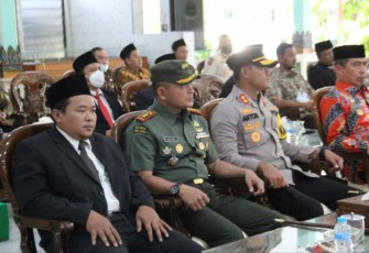 Dandim 0803/Madiun Letkol Inf Meina Helmi saat hadiri pelantikan Panitia Pengawas Pemilu Kecamatan 