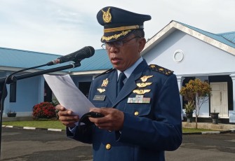 Kadispotdirga Lanud Sugiri Sukani Mayor Tek Edhie Purnomo saat membacakan amanat Menpora 