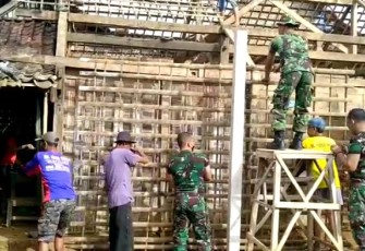 Gotong-royong bantu rehab rumah warga binaan 