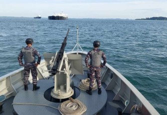 Evakuasi kapal tanker kandas di Pulau Nipa