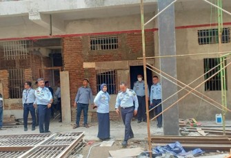 Kadiv Administrasi saat meninjau progres pembangunan Lapas Cilegon