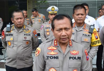 Kapolda Jatim Irjen Pol Toni Harmanto saat memberikan keterangan pers di Sidoarjo 