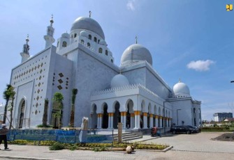 Masjid Raya Sheikh Zayed Solo