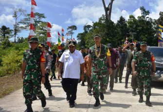 Aster Kasad saat mengunjungi wilayah Kodim 1810/Tambrauw 