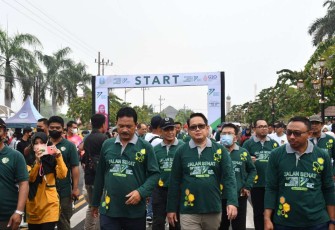 Jalan sehat HUT ke-77 Jawa Timur 