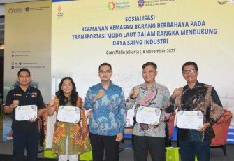 Sosialisasi Keamanan Kemasan Barang Berbahaya Moda Transportasi Laut