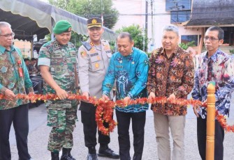 Dandim 1001/HSU-BLG Letkol Inf Dhuwi Hendradjaja saat membuka pameran 