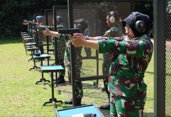 Latihan menembak prajurit Kosek IKN Jakarta 
