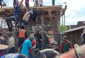 Gotong royong bangun TPQ di wilayah binaan