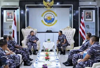 Kepala Staf Koarmada III Laksamana Pertama TNI Rudhi Aviantara saat menerima kunjungan kerja Wadan Pushidrosal