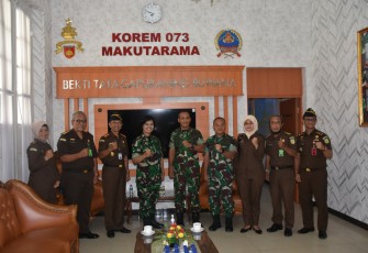 Kunjungan Aspidmil Kejati Jateng di Korem 073/Mkt