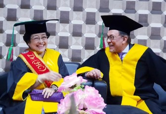 Megawati Soekarnoputri bersama Anwar Ibrahim 