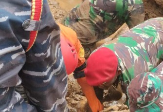 Evakuasi korban longsor gempa Cianjur 
