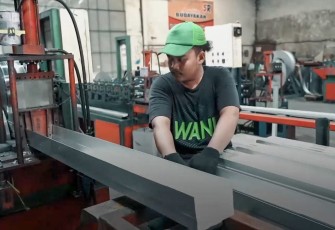 Talang air berbahan baja ringan PT Balaraja Kencana Mas