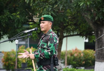 Dandim 0802/Ponorogo Letkol Inf Hirta Juni Adriansyah saat memberikan pengarahan 