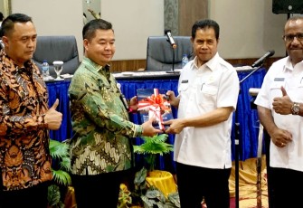 Penyerahan Asistensi Dokumen RKPD 2023 Tiga DOB Provinsi Papua