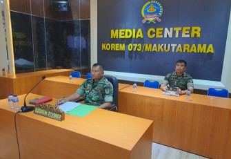 Pelatihan kehumasan dan jurnalistik unsur pimpinan TNI AD secara daring 