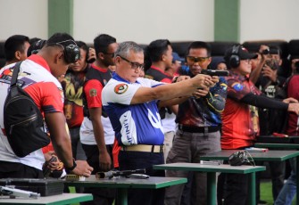 Lomba menembak memperingati hari jadi TNI AD