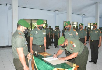 Dandim 0802/Ponorogo Letkol Inf Hirta Juni Adriansyah saat sertijab jajaran 