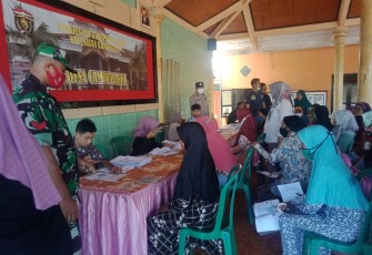 Penyaluran Bantuan PKH) Plus di desa binaan