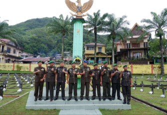 Ziarah Rombongan Korem 023/KS