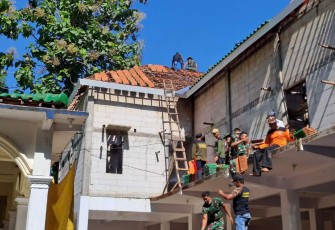 Gotong-royong bersama warga bangun Pondok Putri Tahfidzul Qur'an Pring Sewu