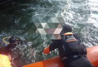 Evakuasi korban kecelakaan kapal