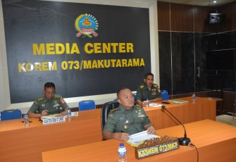 Kasrem 073/Mkt mengikuti pengarahan Kasdam IV/Dip melalui vicon